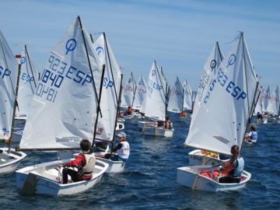 Biel Lladó encabeza la clasificación de Optimist en la VI Setmana de Vela-Trofeo Guillermo Durán Biel Lladó encabeza la clasificación de Optimist en la VI Setmana de Vela-Trofeo Guillermo Durán