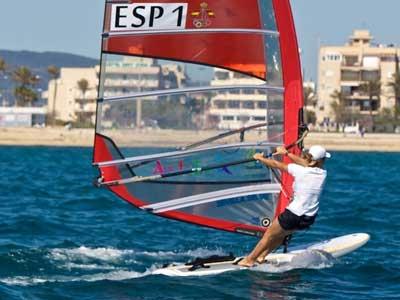 BLANCA MANCHON REACCIONA Y APURA  SUS OPCIONES EN AGUAS BALEARES   