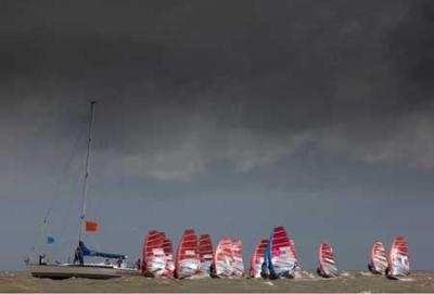 Buenas rentas en la Delta Lloyd Regatta para Iker Martínez y Tara Pacheco. Blanca Manchón supera sus problemas físicos Buenas rentas en la Delta Lloyd Regatta para Iker Martínez y Tara Pacheco. Blanca Manchón supera sus problemas físicos