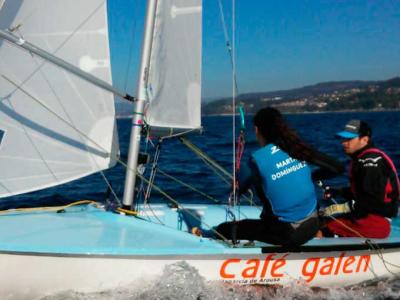 Cafe Galen de Adrian y Marta Dominguez lideran el campeonato gallego de la clase 420 Cafe Galen de Adrian y Marta Dominguez lideran el campeonato gallego de la clase 420