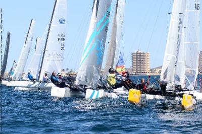 Calavia en Clase A, las duplas Both en F18 y Llabrés en Hobie Cat 16, llegan líderes a la última jornada en La Manga