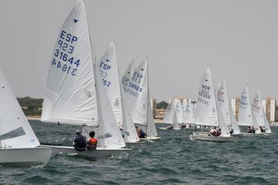 Campeonato de Andalucía de Snipe Se celebra este fin de semana en aguas de Cádiz en el marco del IV Trofeo Aniversario Flota Snipe Cádiz Campeonato de Andalucía de Snipe Se celebra este fin de semana en aguas de Cádiz en el marco del IV Trofeo Aniversario Flota Snipe Cádiz