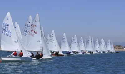 Campeonato de Andalucía de Snipe Triunfo en aguas almerienses para la tripulación de Alberto y Ángel Parrón. Campeonato de Andalucía de Snipe Triunfo en aguas almerienses para la tripulación de Alberto y Ángel Parrón.