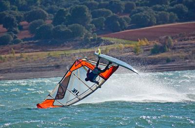 Campeonato de Castilla la Mancha de Vela en las modalidades de Kitesurf y Windsurf-Slalom.