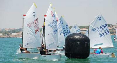 Campeonato de España de vela infantil. Último asalto en la bahía de Cádiz para conocer a los campeones definitivos Campeonato de España de vela infantil. Último asalto en la bahía de Cádiz para conocer a los campeones definitivos