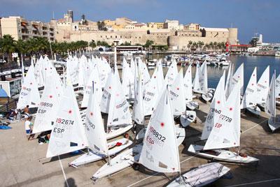 CAMPEONATO DE ESPAÑA LÁSER 4.7 EN MELILLA: jornada en blanco