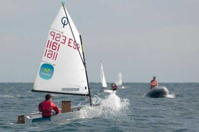 Carlos Robles revalida el titulo de campeon de Cataluña de Optimist Carlos Robles revalida el titulo de campeon de Cataluña de Optimist