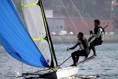 Carlos y Antón Paz disputarán a partir de mañana y en la Ría de Arousa el Campeonato de España de Clases Olímpicas 