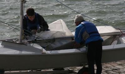 Comenzó en Santander el XV Trofeo RCMS de vela ligera con 181 embarcaciones en el agua