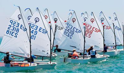 Complicado desenlace de la Copa de Andalucía de Optimist en Isla Canela