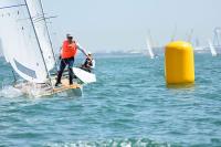 Complicado tercer asalto a la 22ª Liga de Patín a Vela en la bahía gaditana