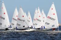 Cristina Pujol y Francisco Sánchez, primeros líderes en el Nacional Laser Radial