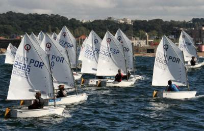 Dominio lusitano en la primera jornada del Meeting Cidade de Matosinhos de Optimist Dominio lusitano en la primera jornada del Meeting Cidade de Matosinhos de Optimist