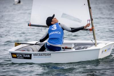 El alicantino Alejandro Valero se hace con el liderato del Nacional de Optimist El alicantino Alejandro Valero se hace con el liderato del Nacional de Optimist