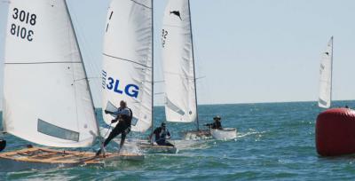 El andaluz Juan Luis Paez se mantiene imbatido por segundo día consecutivo en el Campeonato de España de Patín a Vela que se disputa en la bahía de Cádiz El andaluz Juan Luis Paez se mantiene imbatido por segundo día consecutivo en el Campeonato de España de Patín a Vela que se disputa en la bahía de Cádiz