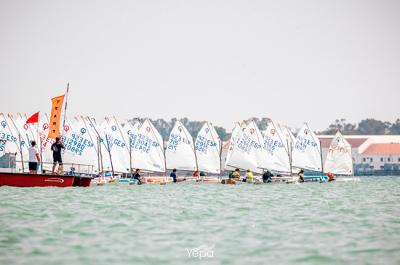 El andaluz Roberto Aguilar gana el Campeonato Ibérico de Optimist en aguas de Puerto Real El andaluz Roberto Aguilar gana el Campeonato Ibérico de Optimist en aguas de Puerto Real