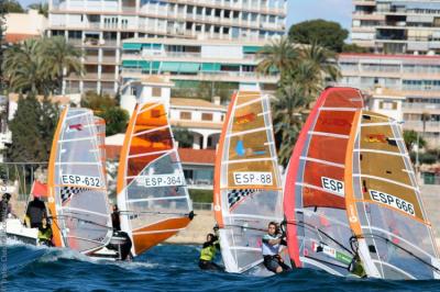 El Autonómico de Windsurf, Gran Premio Honda Esteban Parres juega en Santa Pola El Autonómico de Windsurf, Gran Premio Honda Esteban Parres juega en Santa Pola