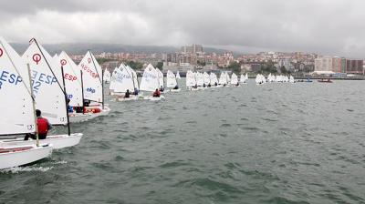 El Campeonato de Bizkaia de vela ligera 2019 tiene lugar este fin semana en aguas del Abra 