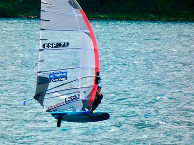 El Campeonato de España de Open Foil y Raceboard atrae al litoral gaditano a la élite del Windsurf nacional El Campeonato de España de Open Foil y Raceboard atrae al litoral gaditano a la élite del Windsurf nacional