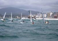 El campeonato gallego por equipos de optimist se dilucido entre el Náutico de Vigo y Liceistas de Vilagarcía