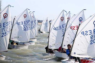 El CN Elcano acoge el Campeonato de Andalucía de Optimist 2018