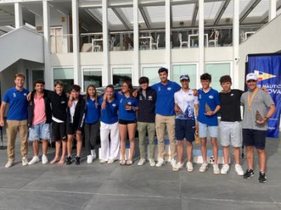 El equipo de Ilca del Club Nàutic Cambrils consigue triplete en el Campionat de Catalunya con Ricard Castellví, Joan Fargas y Laura Williams como campeones El equipo de Ilca del Club Nàutic Cambrils consigue triplete en el Campionat de Catalunya con Ricard Castellví, Joan Fargas y Laura Williams como campeones