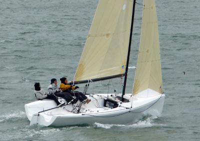 El equipo preolímpico de Match Race estrena los barcos de Londres 2012   