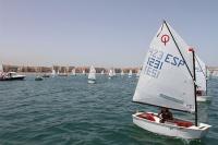 El escaso viento marca la jornada inaugural de la V semana náutica de vela ligera en Melilla
