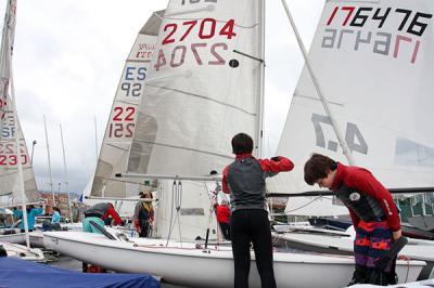 El fuerte viento condiciona el Campeonato de Bizkaia de vela ligera El fuerte viento condiciona el Campeonato de Bizkaia de vela ligera