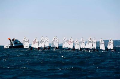 El fuerte viento marca la 2ª edición de la regata Territori Mestral en el CNCB El fuerte viento marca la 2ª edición de la regata Territori Mestral en el CNCB