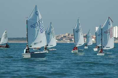 El gaditano Mané Flethes gana la Copa de Andalucía de Optimist El gaditano Mané Flethes gana la Copa de Andalucía de Optimist