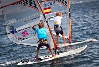 El gallego Tomás Vieito manda en la Copa de España de Techno 293 sub-17 y el sevillano Pedro Pacual en sub-15 El gallego Tomás Vieito manda en la Copa de España de Techno 293 sub-17 y el sevillano Pedro Pacual en sub-15
