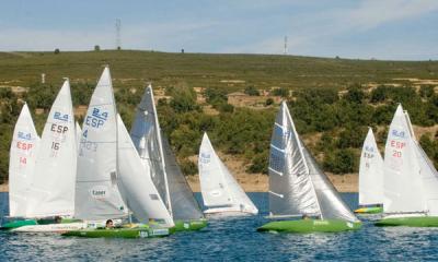 El gerundense Miguel Ángel Gómez de L’Escala con 2 primeros y un 3º lidera la clasificación en la Clase 2.4mR El gerundense Miguel Ángel Gómez de L’Escala con 2 primeros y un 3º lidera la clasificación en la Clase 2.4mR