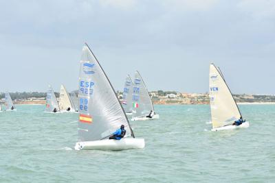 El levante pone a prueba a los participantes en la recta final de la Semana Olímpica Andaluza El levante pone a prueba a los participantes en la recta final de la Semana Olímpica Andaluza