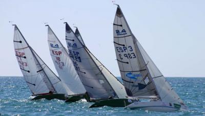 El malagueño Javier Contreras gana en Benalmádenala 3ª del I Circuito Iberdrola – vela paralímpica 2013 El malagueño Javier Contreras gana en Benalmádenala 3ª del I Circuito Iberdrola – vela paralímpica 2013