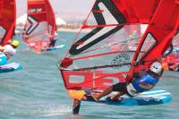 El nacional de windsurf & iqfoil juvenil de Santa Pola pionero en la prueba slalom para los foil