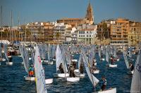 El Palamós Optimist Trophy-Nations Cup arranca con una brisa débil y cinco líderes
