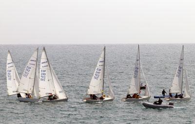 El Royal Yacht Squadrom inglés, primer líder de la VIII Team Racing Internacional El Royal Yacht Squadrom inglés, primer líder de la VIII Team Racing Internacional