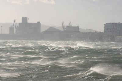 El temporal del Oeste que azotó a Santander en la mañana del domingo dejó en tierra a la flota Snipe El temporal del Oeste que azotó a Santander en la mañana del domingo dejó en tierra a la flota Snipe