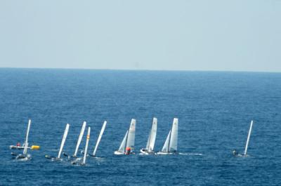 El tiempo acompaño al comienzo de la Regata de la Autoridad Portuaria de Santander para el 49er y el Nacra 17. El tiempo acompaño al comienzo de la Regata de la Autoridad Portuaria de Santander para el 49er y el Nacra 17.