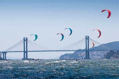 El TMKiteClub estrena la temporada de kitesurf en Cesantes (Ría de Vigo) El TMKiteClub estrena la temporada de kitesurf en Cesantes (Ría de Vigo)