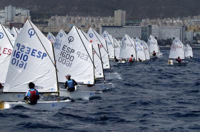 El Trofeo A. E.C.I.O. de la clase Optimist cierra la temporada 2008 de vela en el Real Club Náutico de Gran Canaria