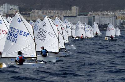 El Trofeo A. E.C.I.O. de la clase Optimist cierra la temporada 2008 de vela en el Real Club Náutico de Gran Canaria El Trofeo A. E.C.I.O. de la clase Optimist cierra la temporada 2008 de vela en el Real Club Náutico de Gran Canaria