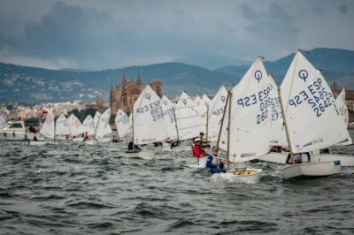 El Trofeo Mama Optimist (S.M. La Reina) celebra su 44ª edición El Trofeo Mama Optimist (S.M. La Reina) celebra su 44ª edición