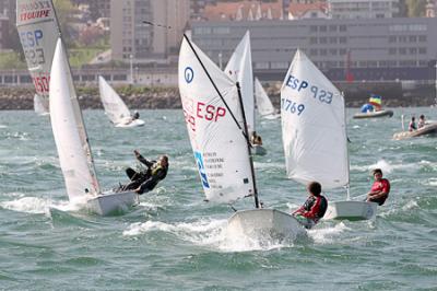 El Trofeo Presidente de vela ligera reunirá a más de 50 regatistas en el Abra El Trofeo Presidente de vela ligera reunirá a más de 50 regatistas en el Abra