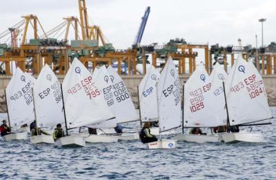 El Trofeo Presidente ya tiene campeones de Vela Infantil y Vela Ligera en el RCN Valencia El Trofeo Presidente ya tiene campeones de Vela Infantil y Vela Ligera en el RCN Valencia