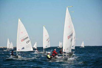  El viento alcanzó rachas de 24 nudos en la segunda jornada del Nacional Láser 4.7 