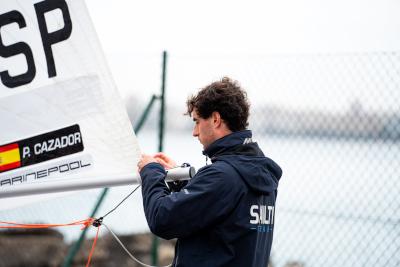 El viento no aparece en la segunda jornada del Campeonato de España de ILCA 7 en Alicante El viento no aparece en la segunda jornada del Campeonato de España de ILCA 7 en Alicante