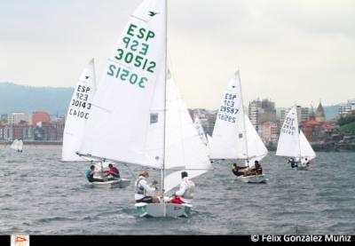 El X Trofeo de San Pedro de Vela Ligera se celebrará en aguas de la bahía de Gijón los días 3 y 4 de junio El X Trofeo de San Pedro de Vela Ligera se celebrará en aguas de la bahía de Gijón los días 3 y 4 de junio
