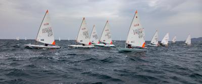 El XXII Trofeo José Luis Azqueta terminó en el Abra con mucho viento y lluvia